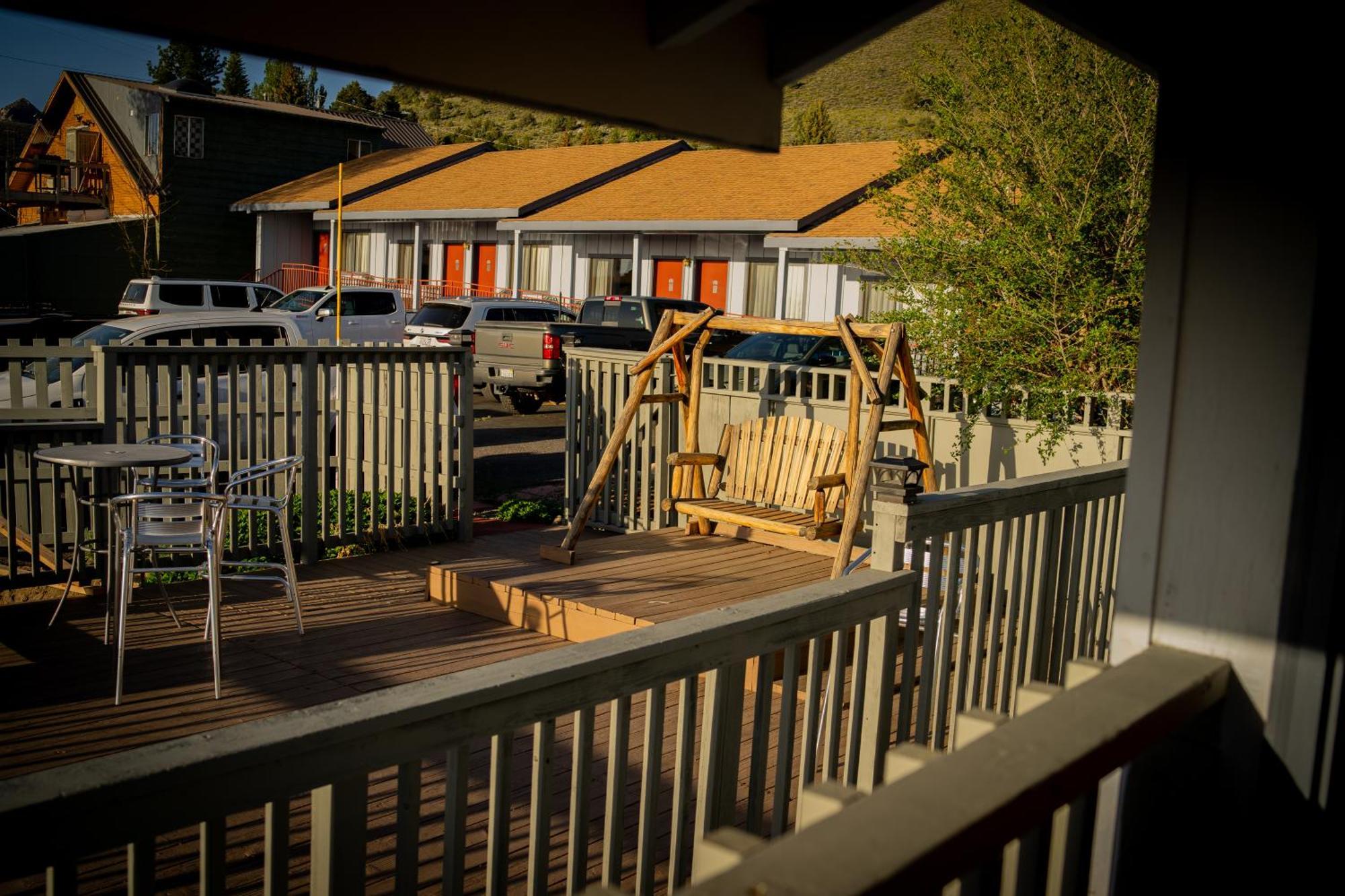 Yosemite Gateway Motel Lee Vining Exteriér fotografie